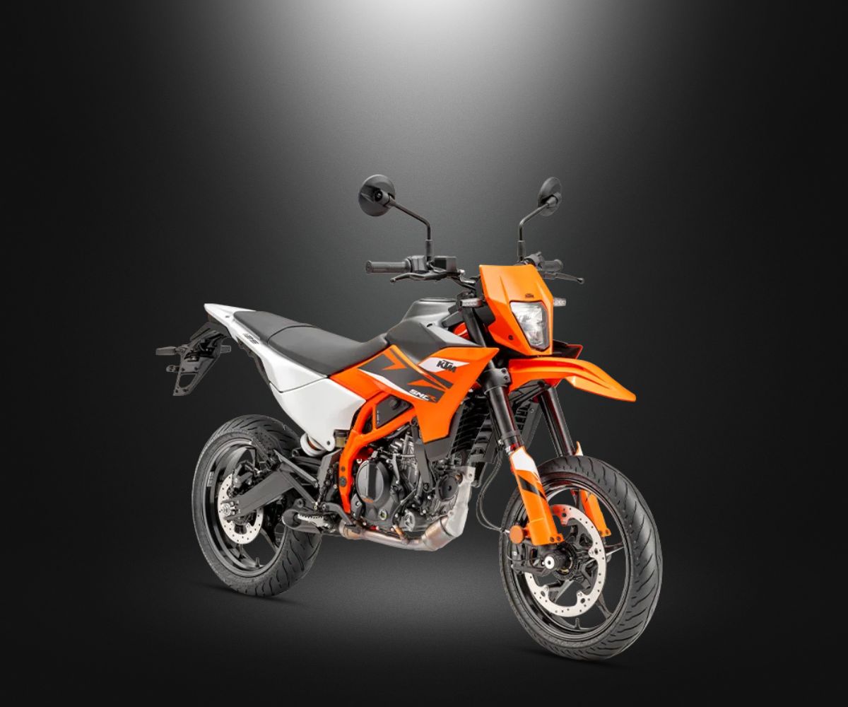 KTM 125 SMC R 2025 supermoto in promozione MotoMoto Shop